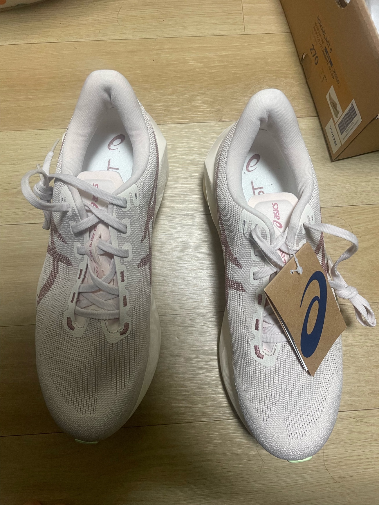 아식스 노바블라스트 2