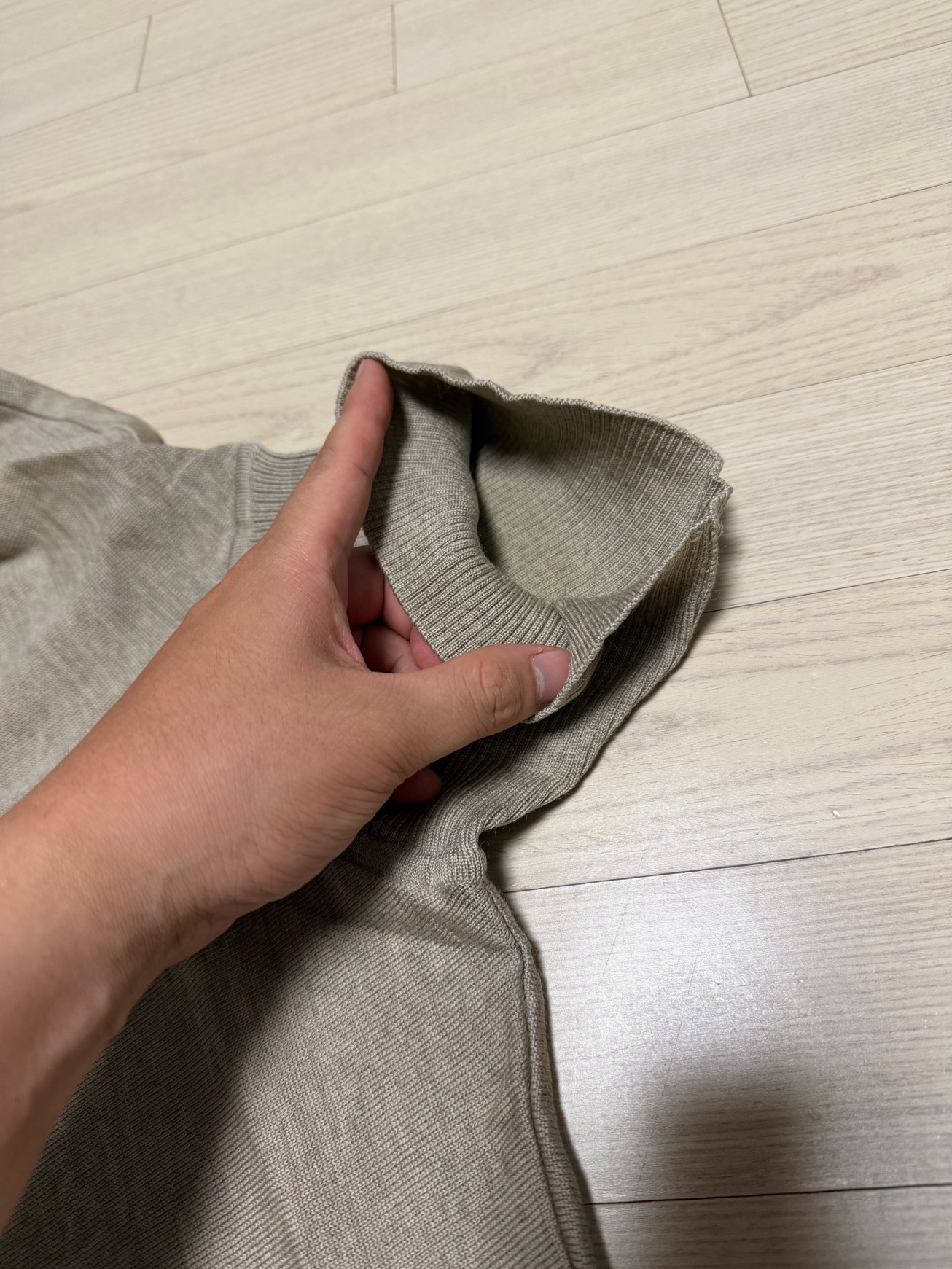 YSL 입생로랑 남성 하이넥 울 니트 100 4