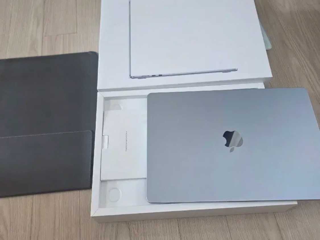 맥북 에어 m4 15인치 16GB/512GB 풀 박스 6